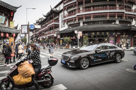 Zweite Etappe des Intelligent World Drive: Auf dem Weg zum autonomen Fahren: Mercedes-Benz auf automatisierter Testfahrt in der Millionenmetropole Shanghai