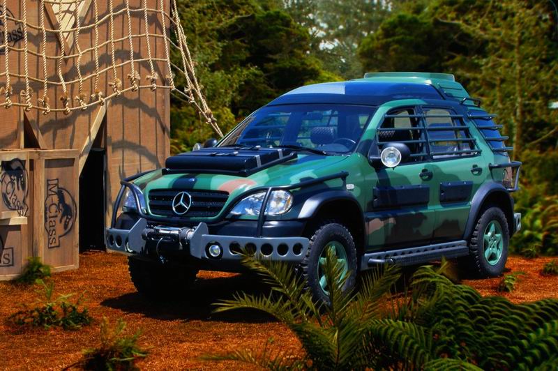 Întâlnire larg pernă  Will the Mercedes-Benz G-Class star in the 2018 Jurassic World: Fallen  Kingdom? - MercedesBlog