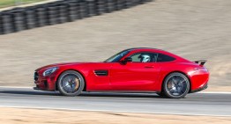 First review Mercedes AMG GT S by auto motor und sport