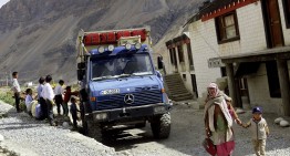Driving through the Himalayas with the Unimog 1300 L