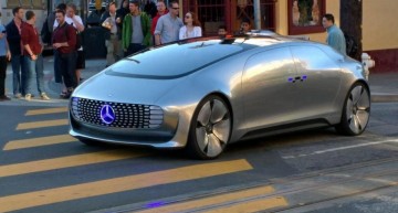 Mercedes-Benz F 015 Luxury in Motion, rumbling in San Francisco