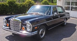 Clint Eastwood donates classic Mercedes