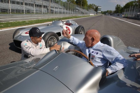 Lewis-Hamilton-and-Sir-Stirling-at-Monza-11