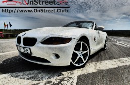 A BMW shines bright like the CLS: Twinkle, twinkle, little BMW Z4!