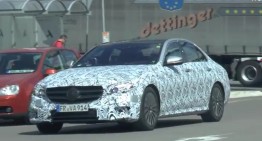 New Mercedes E-Class W213 spied in traffic (video)