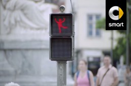 The smart way to wait for the green light: the dancing traffic lights