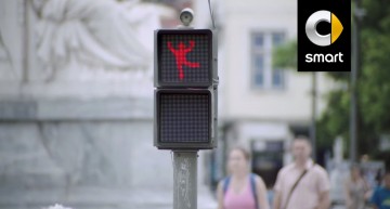 The smart way to wait for the green light: the dancing traffic lights