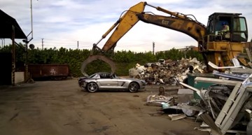 Unbelievable: a Mercedes SLS AMG at junkyard