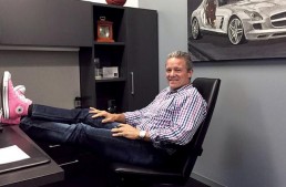 Real men wear pink – MBUSA CEO raises awareness for cancer