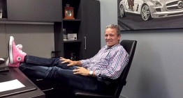 Real men wear pink – MBUSA CEO raises awareness for cancer