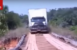 VIDEO: Mercedes truck challenges the wooden bridge. And looses