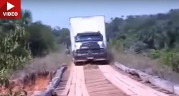 VIDEO: Mercedes truck challenges the wooden bridge. And looses