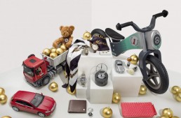 Last minute shopping – star-quality gifts from Mercedes-Benz