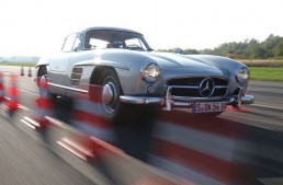 Mercedes 300 SL Gullwing test by Auto Motor und Sport. 60 years old supercar still alive