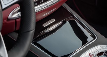 Mercedes-AMG S 63 4MATIC  Cabriolet “Edition 130” (Fuel consumption combined: 10.4 l /100 km; combined CO2 emissions: 244 g/km; Kraftstoffverbrauch kombiniert: 10,4 l/100 km; CO2-Emissionen kombiniert: 244 g/km)Interieur: designo Exclusive Leder Nappa bengalrot/schwarzinterior: designo exclusive leather nappa bengal red/blackZierteile: AMG Zierteile Carbon/ Klavierlack schwarztrim parts: AMG carbon-fibre / black piano lacquer