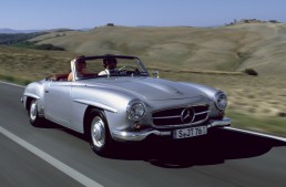 Here comes the newbie! The Mercedes-Benz 190 SL, first time at the Mille Miglia