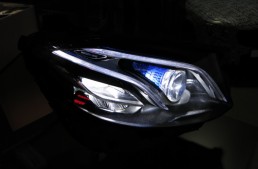 All-new E-Class demonstrates MULTIBEAM LED intelligent headlights