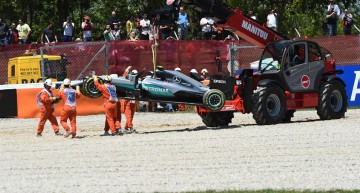 Drama in Barcelona for Mercedes-AMG PETRONAS! Both drivers out after start