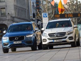 Comparison test Mercedes GLE 500 e vs Volvo XC90 T8
