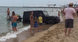 Mercedes-Benz G-Class nearly drowned in Ukraine