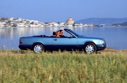 25 years of the Mercedes E-Class Cabriolet. New model in 2017