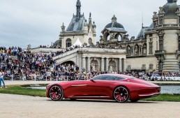 Vision Mercedes-Maybach 6 dazzles in Chantilly
