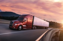 Freightliner Cascadia gets good design awards for its great looks