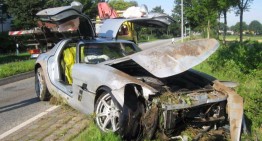 Mercedes SLS AMG sent directly to the scrap yard by reckless driver