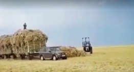 New perspective on off-road aventure – G-Class tows hay trailers