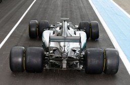 MERCEDES PIRELLI 2017 TEST: Silver Arrow with wide tires