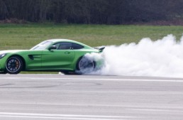 Matt LeBlanc of Top Gear destroys tire of Mercedes-AMG GT R