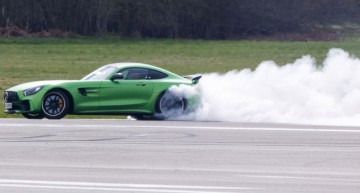 Matt LeBlanc of Top Gear destroys tire of Mercedes-AMG GT R