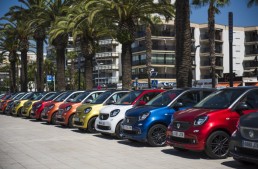 The smart parade: almost 3000 smart fans celebrated in Spain