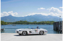 If you can spare about $2 million – 1957 Mercedes-Benz 300 SL Roadster goes under hammer