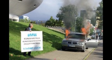 The car smasher – Man burns his BMW 2 years after Mercedes-owner destroyed his S-Class