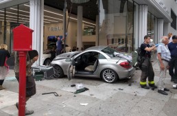 Mercedes – Tesla war is on! SLK attacks Tesla dealership
