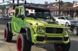 Here is the G500 4×4² with red wheels and glitzy wrap