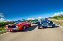 MERCEDES 450 SL (R 107) versus Chevy Camaro, Morgan Plus 8: Classic roadsters for the summer