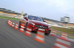 Test Mercedes CLS 450 4Matic: Mild hybrid coupe with four doors and 367 hp