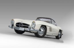 Mercedes-Benz 300SL Roadster is sold for $3.7 millions