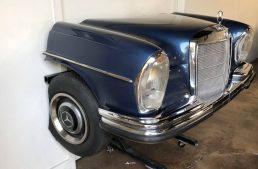 That disco vibe – A Mercedes-Benz 220SE Jukebox for sale