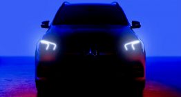Future Mercedes-Benz GLE shows its face in video teaser ahead of debut