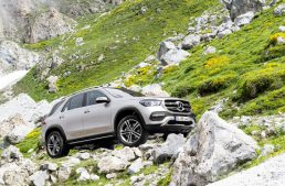 Demonstration of strength – New Mercedes-Benz GLE shows off its E-Active Body Control