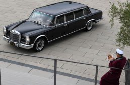 Playmobile: Kienle restores Hugh Hefner’s Mercedes 600 Pullman