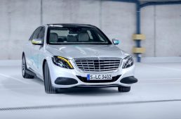 Co-operative Car – Mercedes-Benz shows how cars “talk” to pedestrians