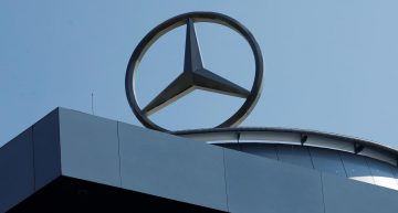 Mercedes-Benz Cuts Prices of Electric Cars in China
