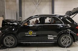 The new Mercedes-Benz B-Class and GLE get top score at the safety tests