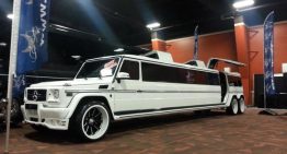 When disaster strikes. Mercedes-AMG G55 converted into bizarre limousine