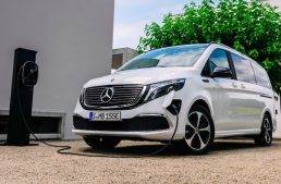 First video showing the Mercedes-Benz EQV electric minivan is here