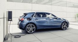20 plug-in hybrid models till the end of 2020: Mercedes, first maker to offer DC charging